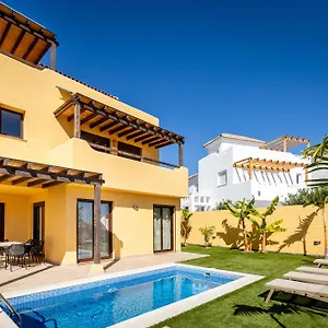 With 4 Bedrooms And Private Heated Pool San Miguel de Abona